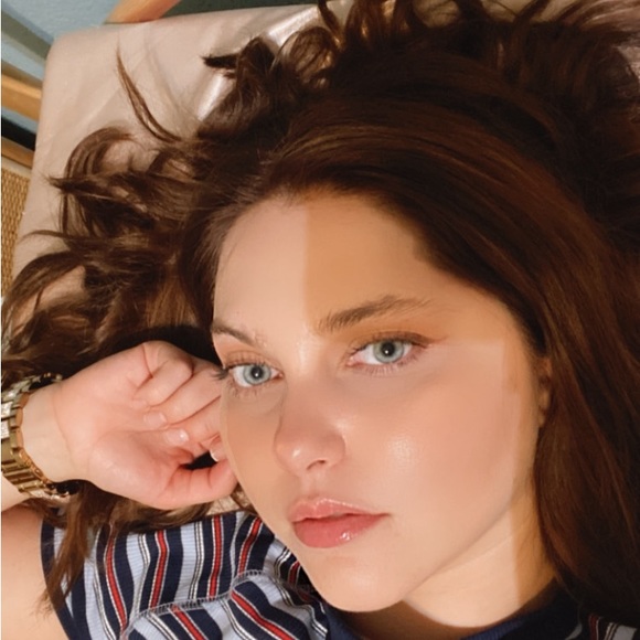 Meet your Posher, Hannah - Picture 1 of 1